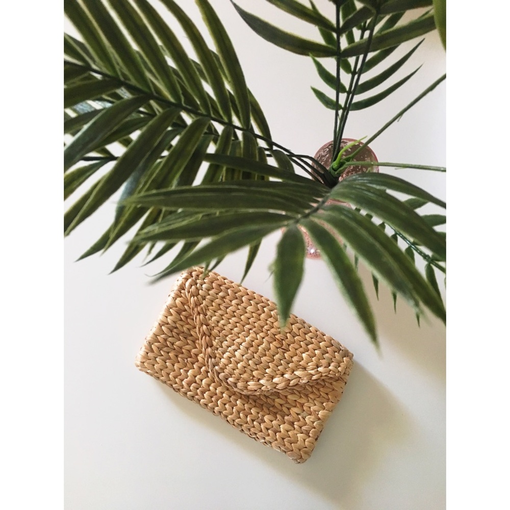 Rattan clutch